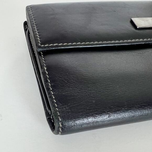 Gucci Authentic Black Leather Long Wallet with Logo Plate - Picture 14 of 14